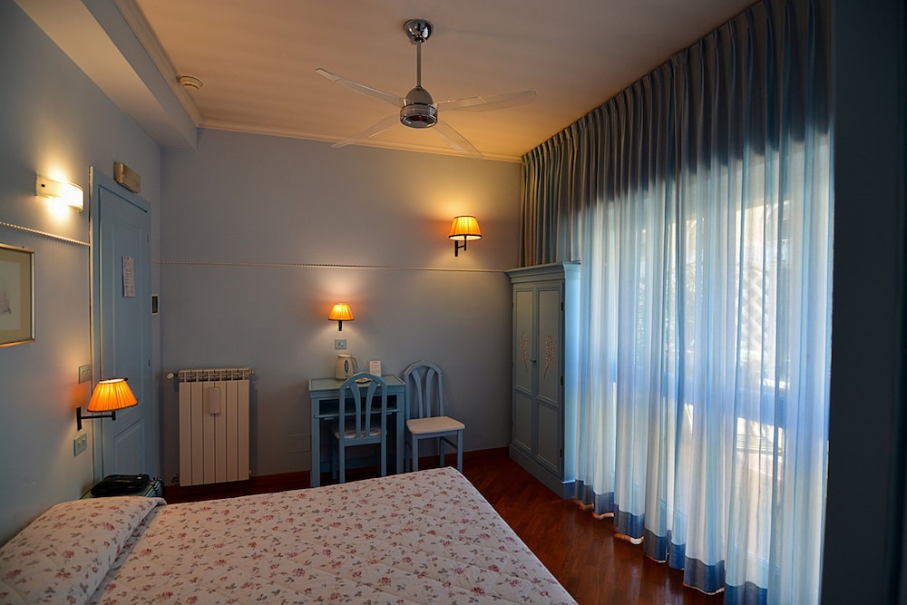 Lilium Hotel 12