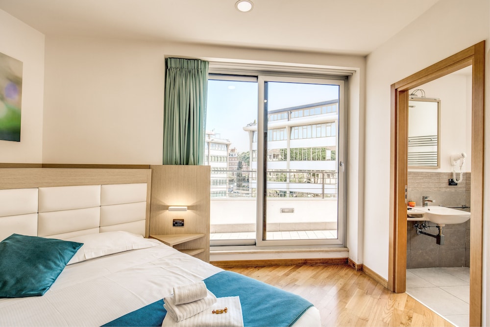 Ginevra Palace Hotel 11