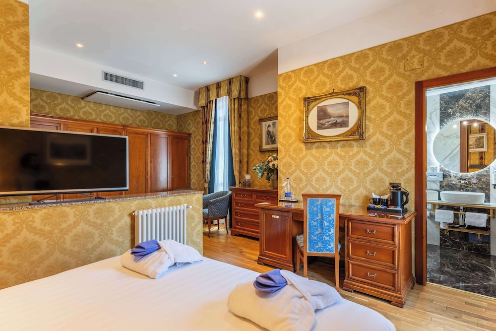 Hotel Raffaello, Sure Hotel Collection by Best Western 11