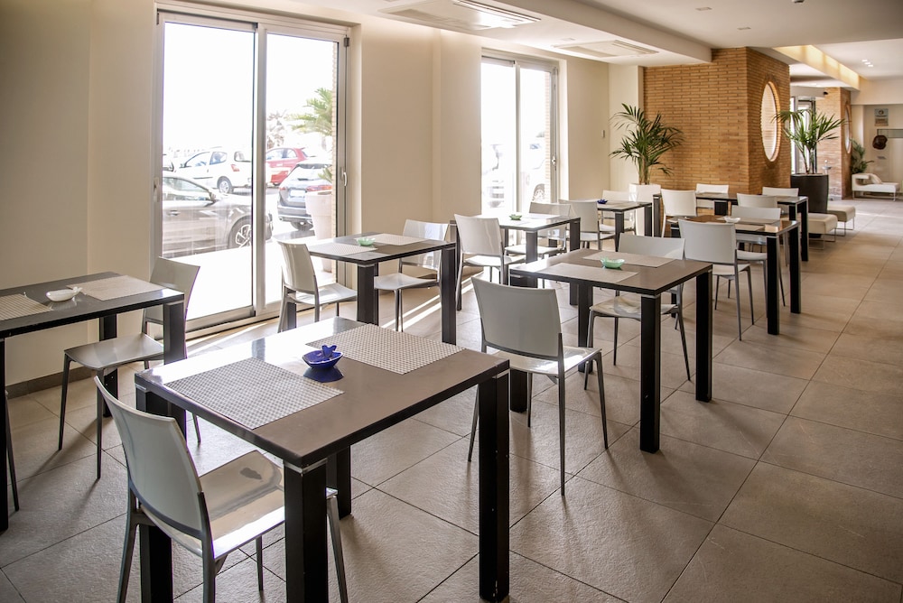 Smy Aran Blu Roma Mare 18