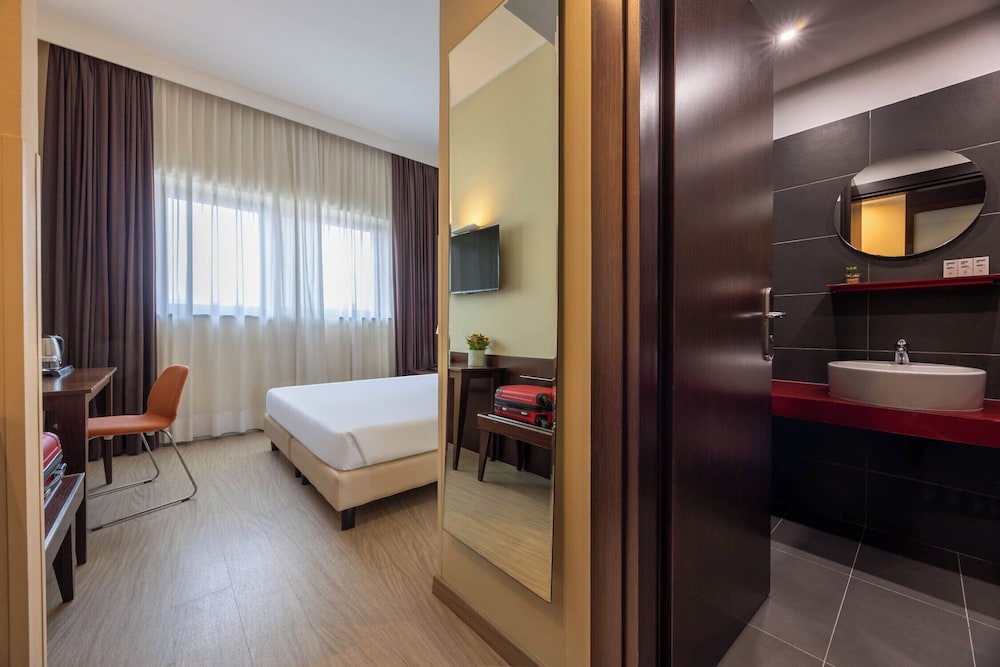 iH Hotels Milano Watt 13 21