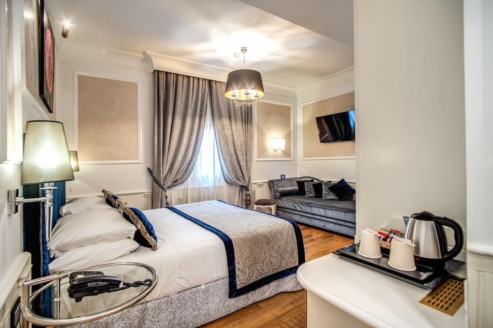 The Britannia Hotel 12