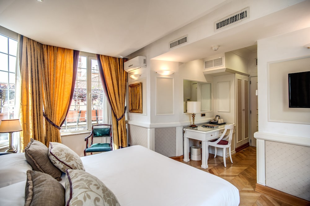 The Britannia Hotel 7