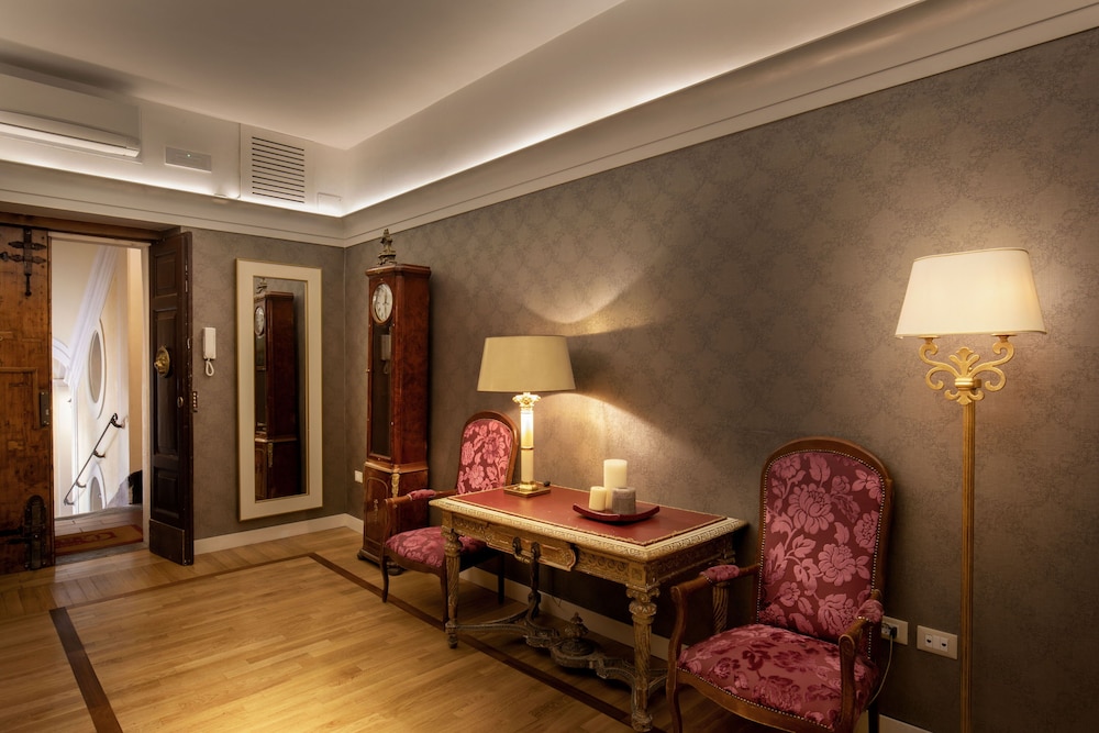 Residenza Frattina 4