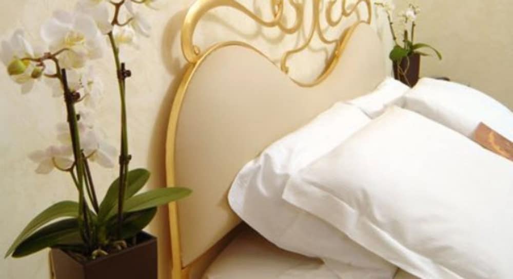 Residenza Frattina 10