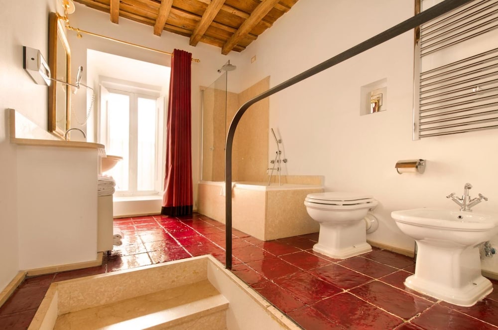 Residenza Frattina 21