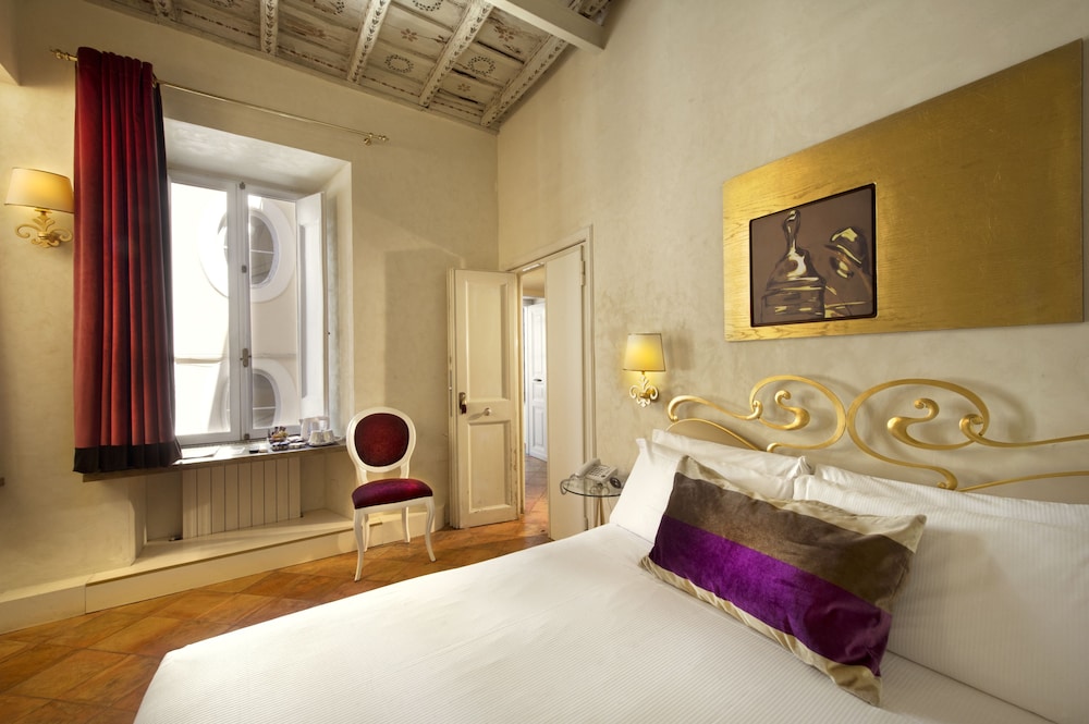 Residenza Frattina 7