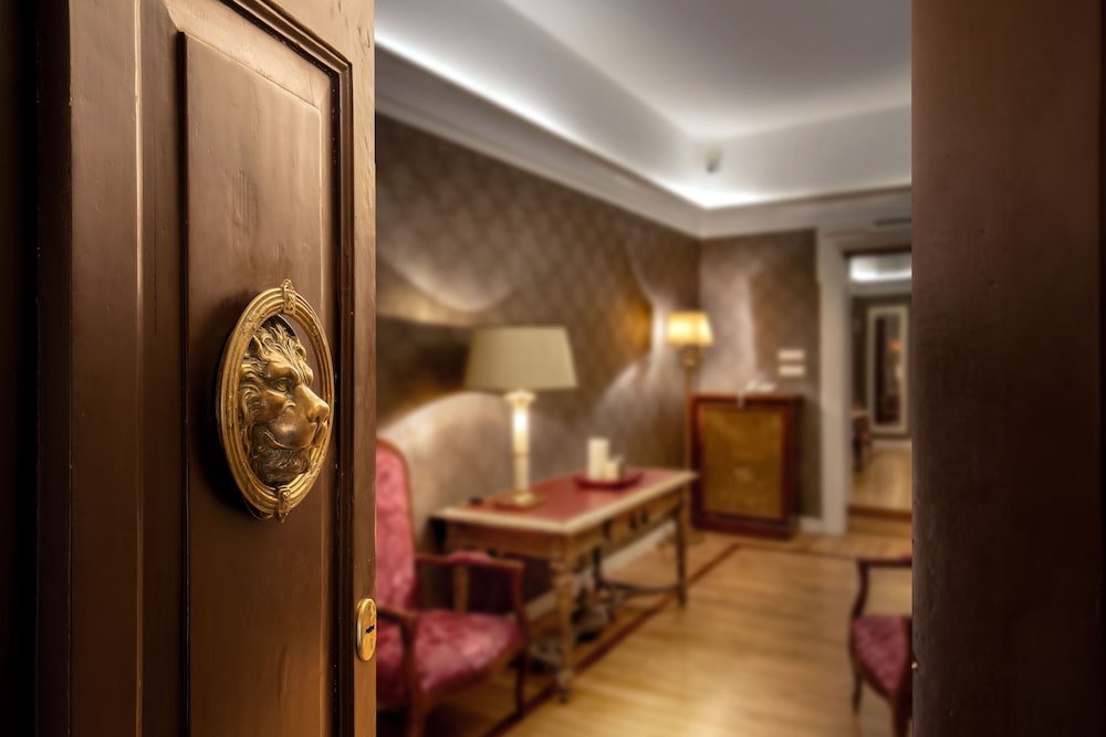 Residenza Frattina 3