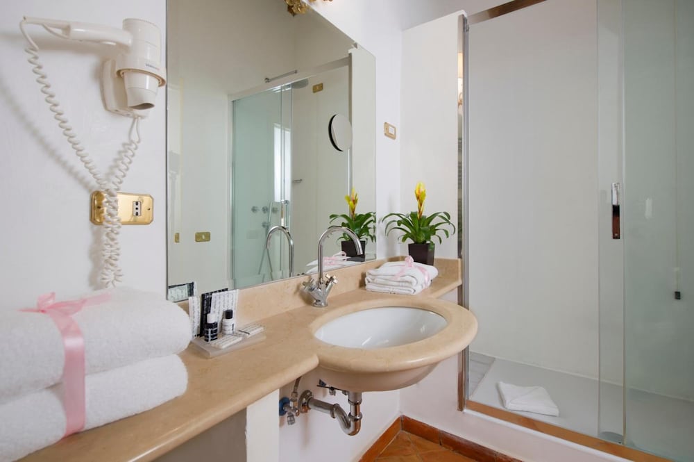 Residenza Frattina 24