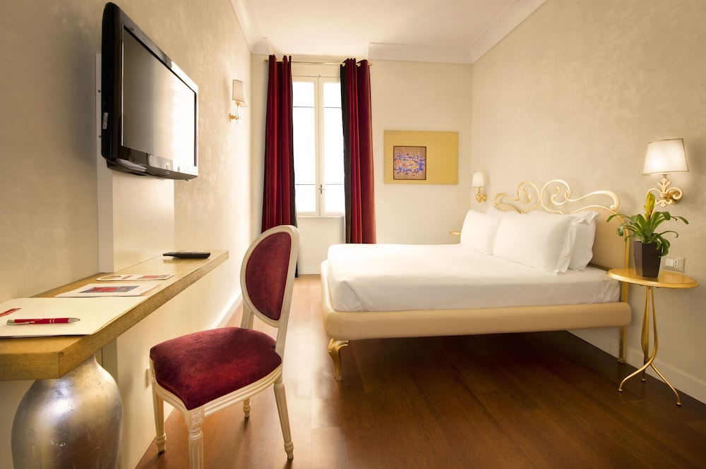 Residenza Frattina 8
