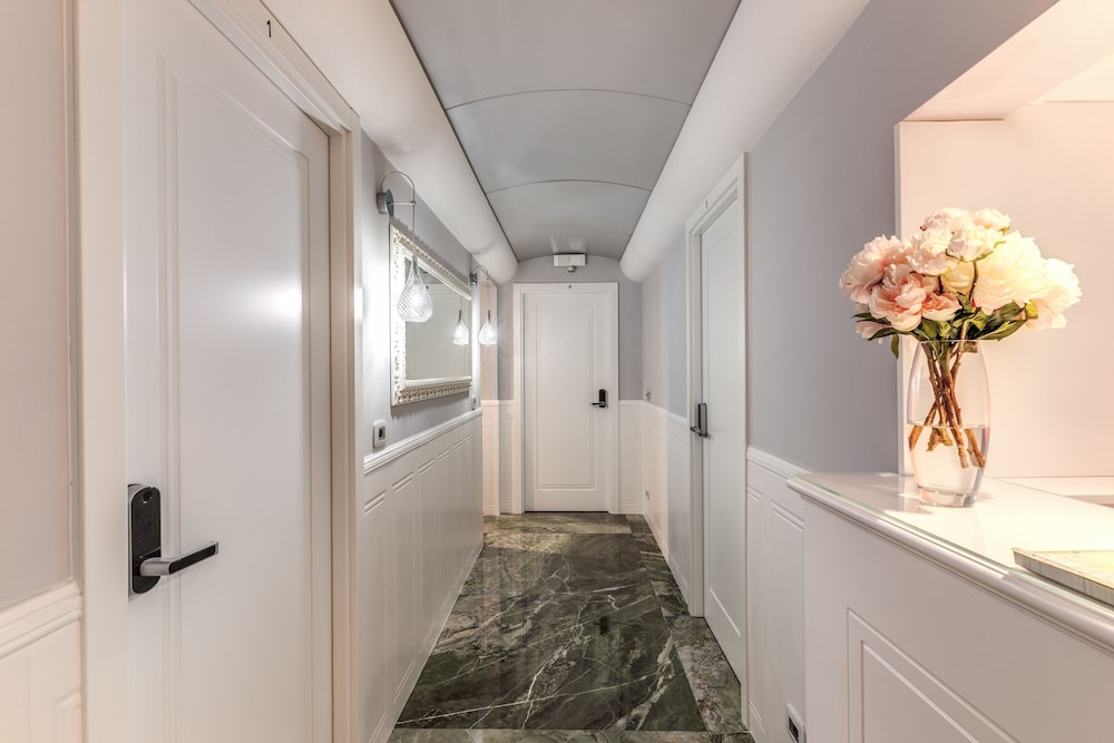 Rome 55 Piazza di Spagna Luxury Rooms 3