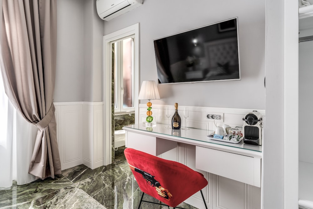 Rome 55 Piazza di Spagna Luxury Rooms 15