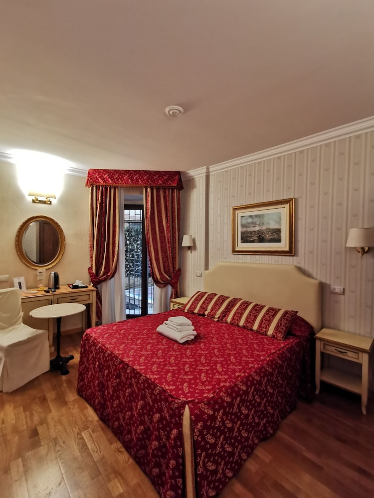 Boncompagni Suite 10