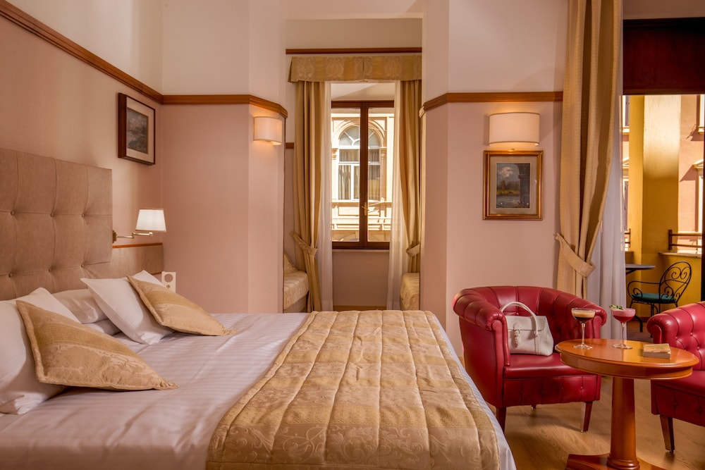 Hotel La Residenca 18