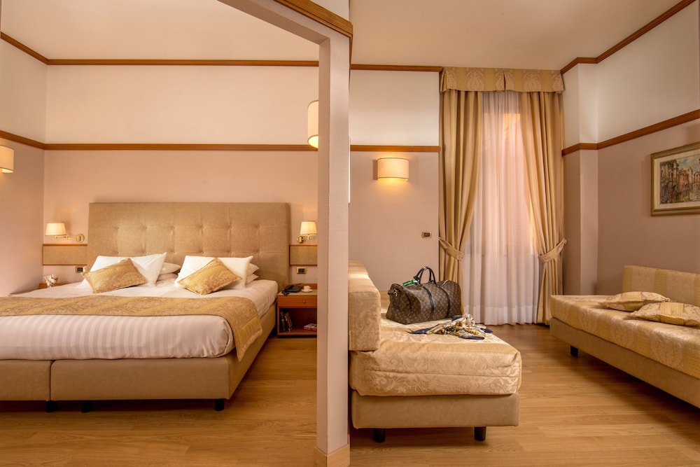 Hotel La Residenca 15