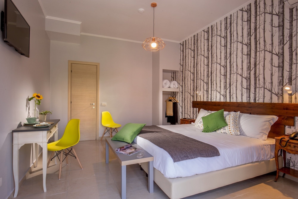 Urban Garden Hotel 13