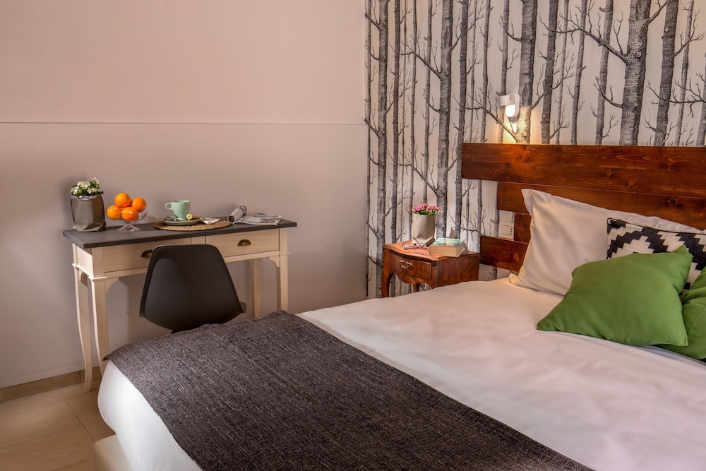 Urban Garden Hotel 8