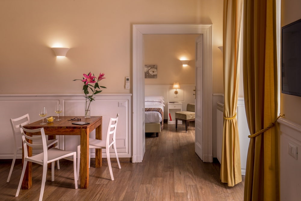 Aenea Superior Inn 21