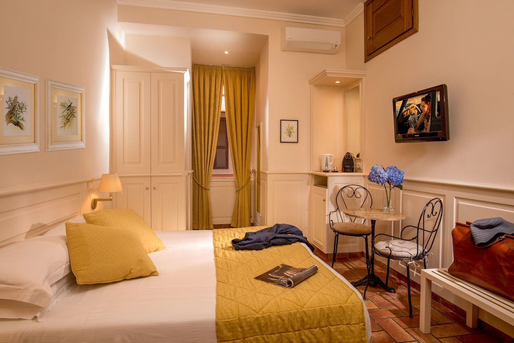 Aenea Superior Inn 8