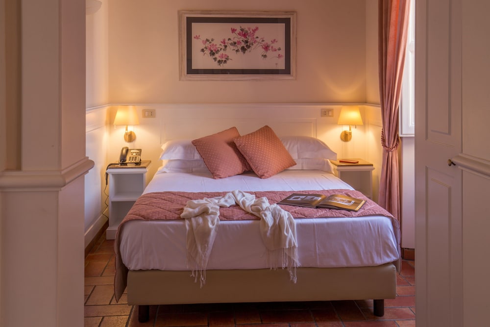 Aenea Superior Inn 1