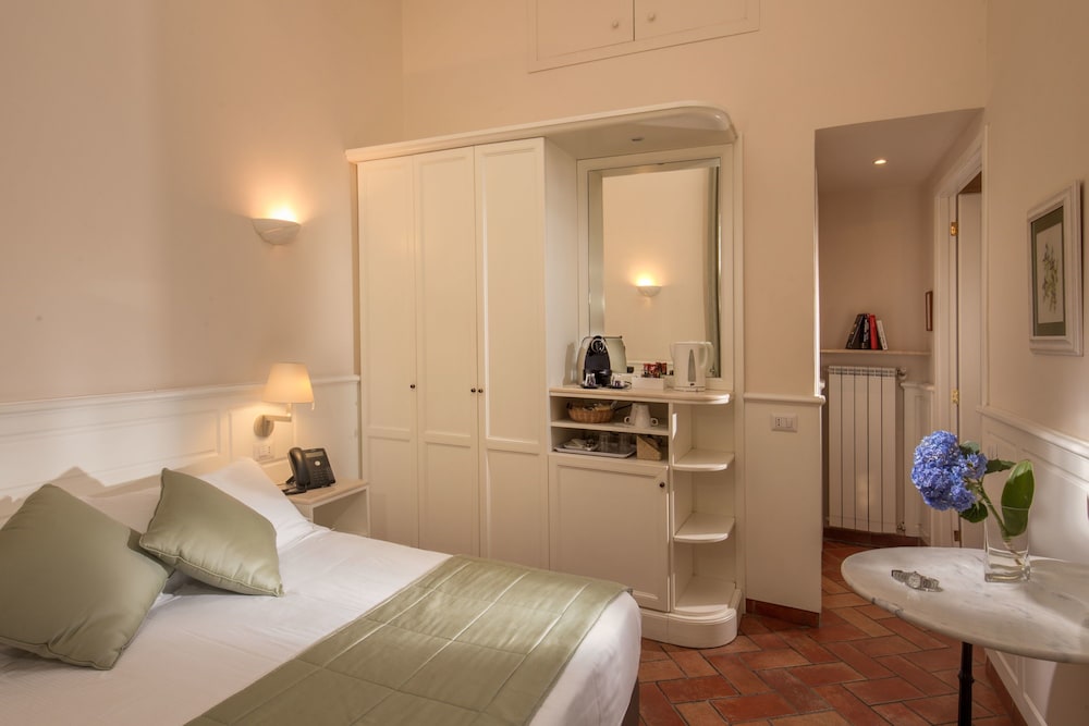 Aenea Superior Inn 6
