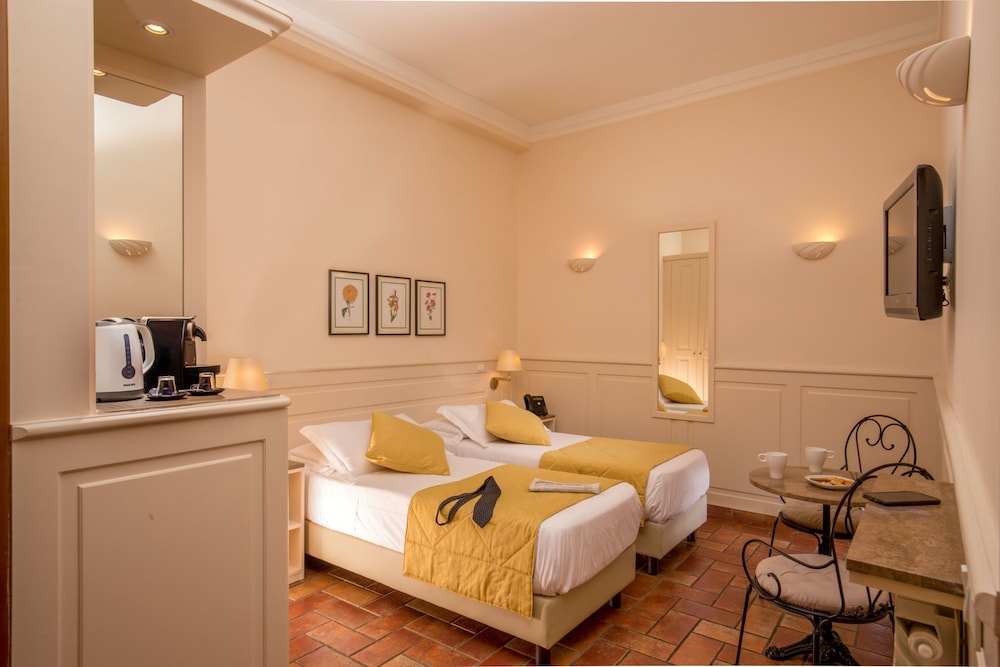 Aenea Superior Inn 13