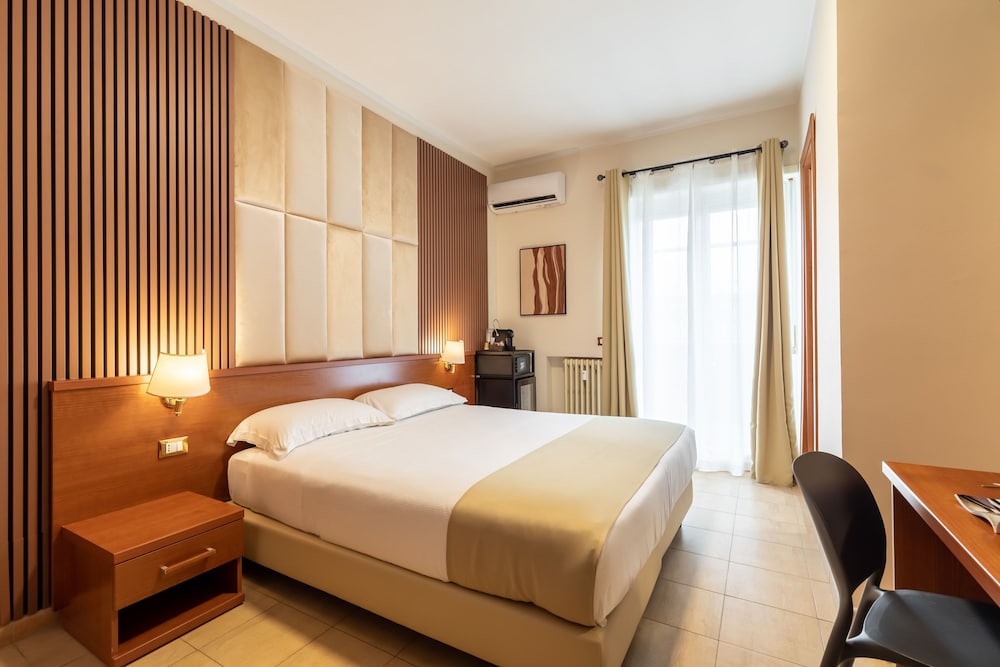 Alba Domus Roma B&B 1