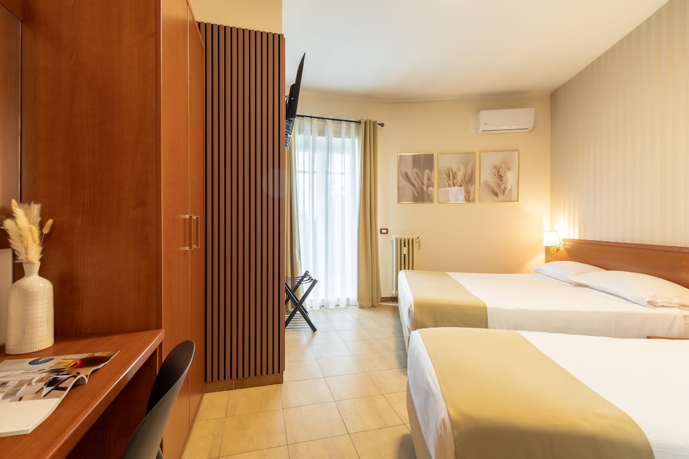 Alba Domus Roma B&B 13