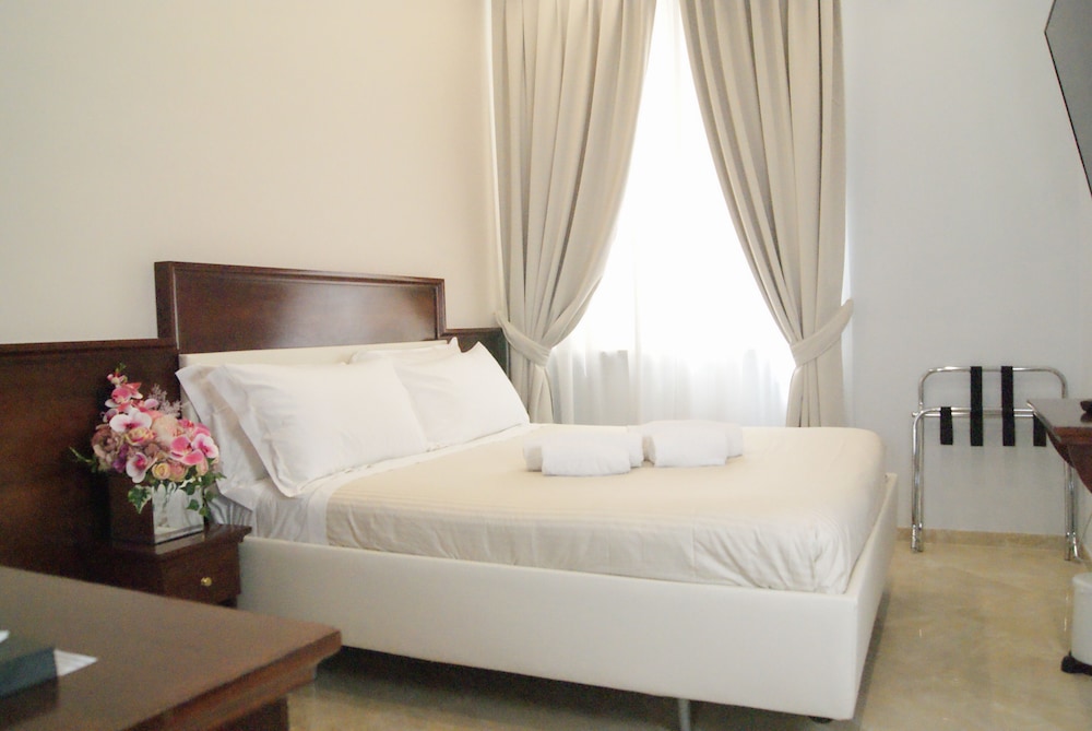 Hotel Esposizione 13
