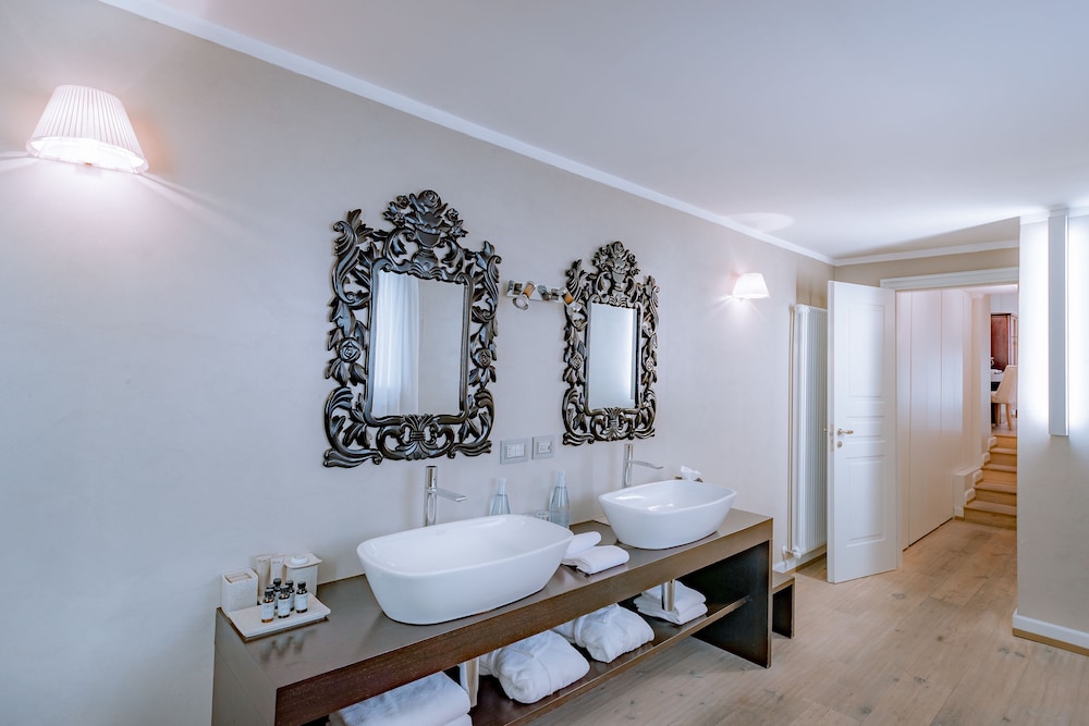 Townhouse 33 Boutique Hotel 24