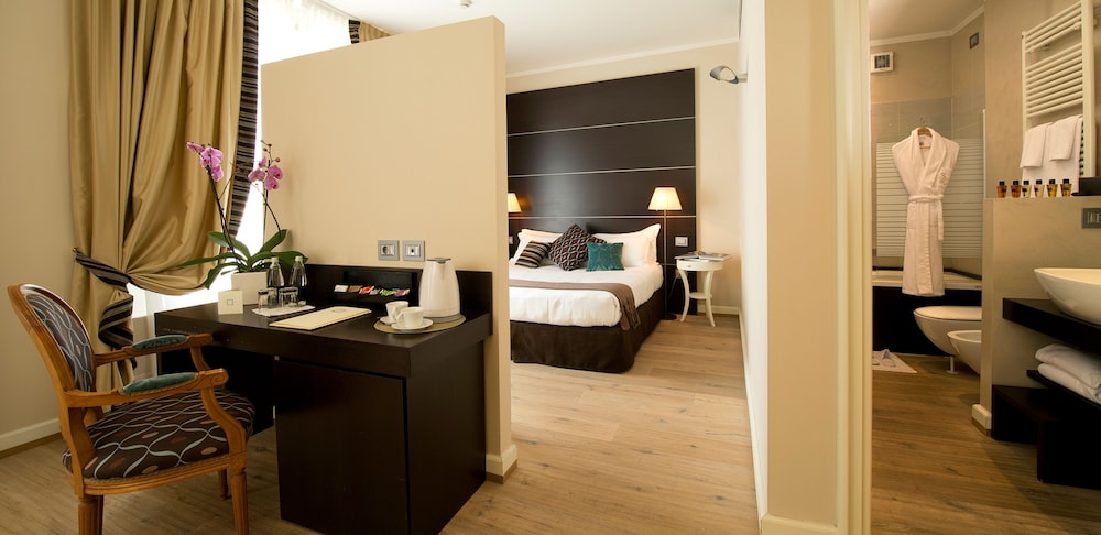 Townhouse 33 Boutique Hotel 11