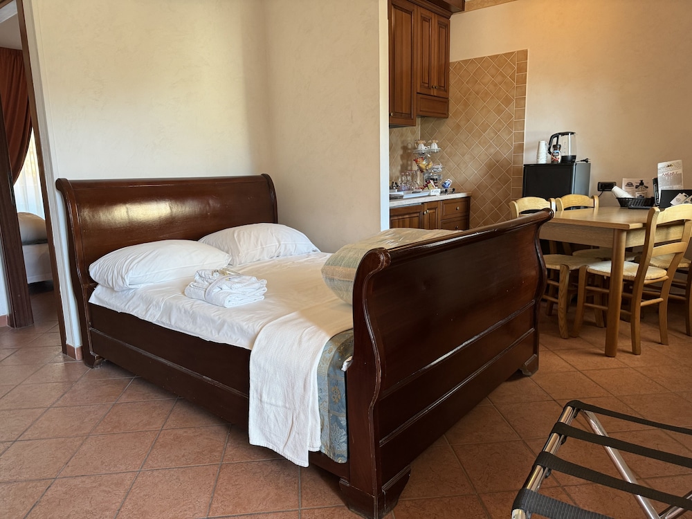 Euro House Inn Airport 12