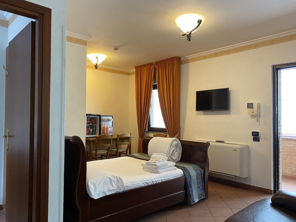 Euro House Inn Airport 5