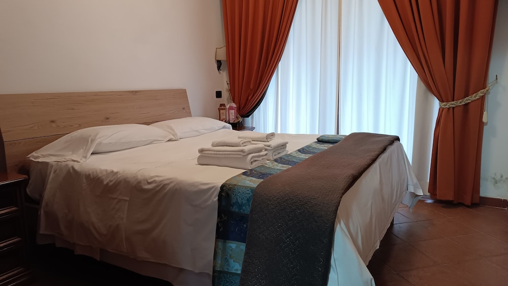 Euro House Inn Airport 9