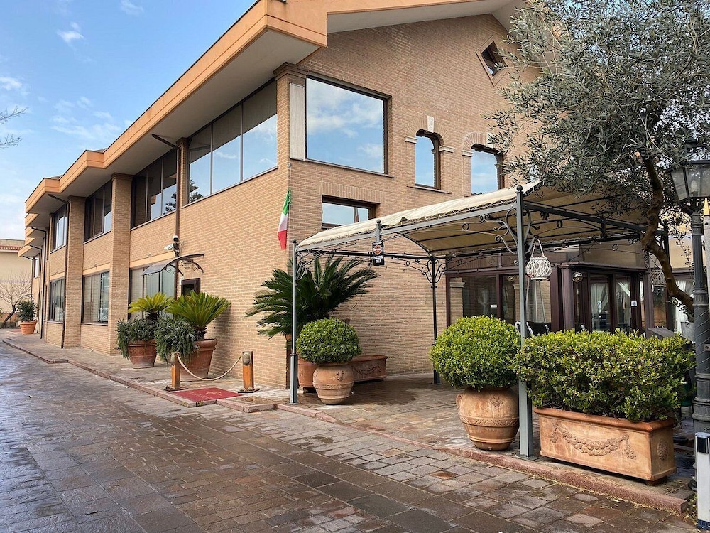 Euro House Inn Airport 24