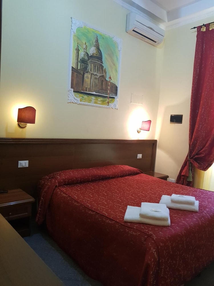 B&B Rudy Center 12