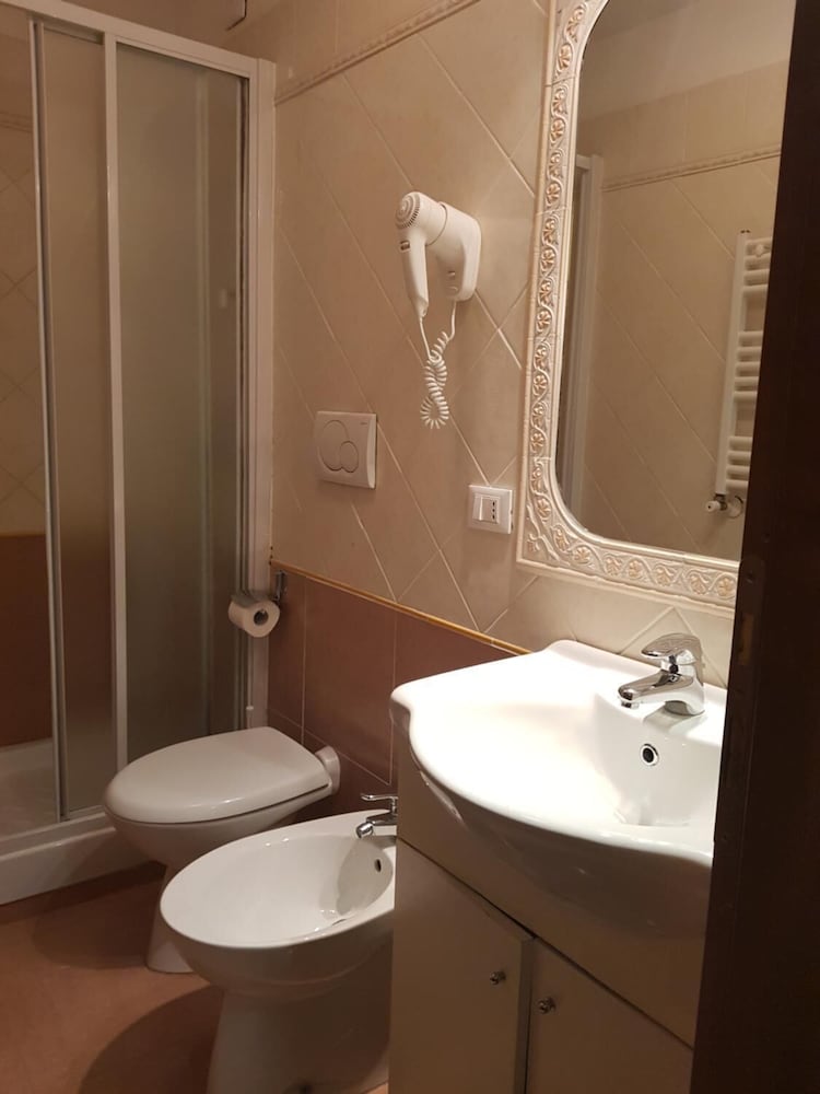 B&B Rudy Center 22