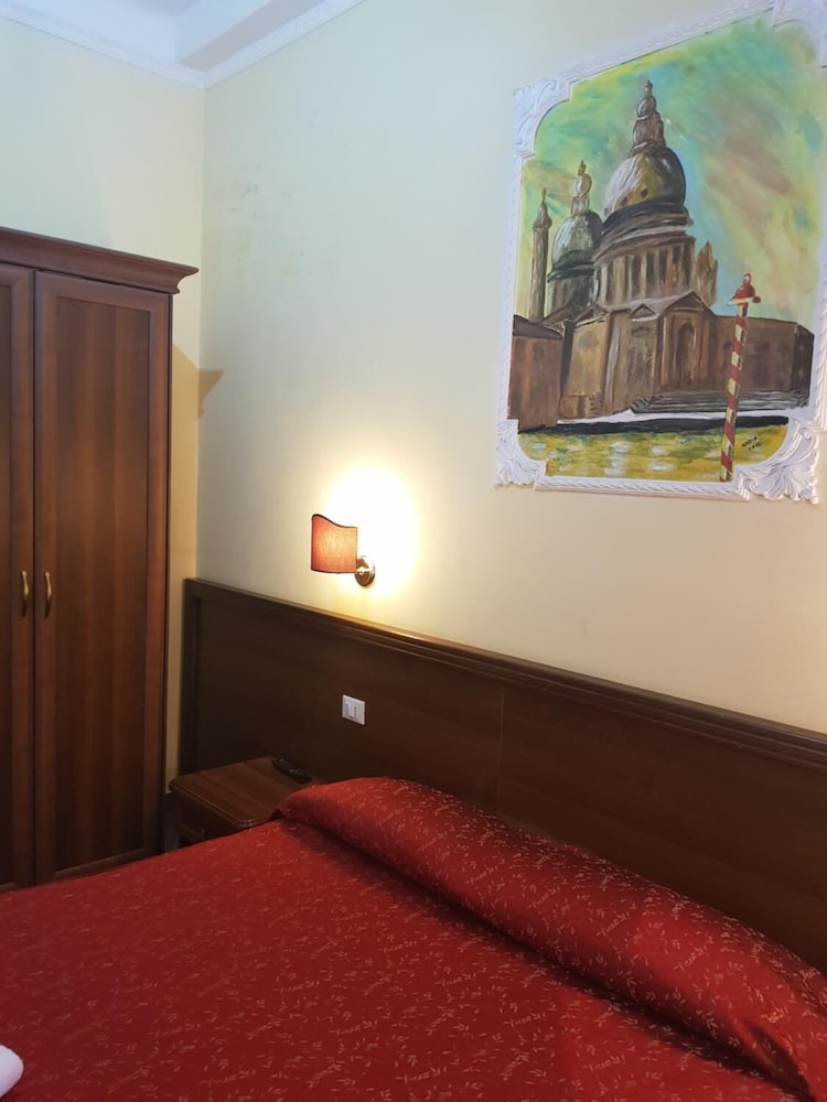 B&B Rudy Center 9