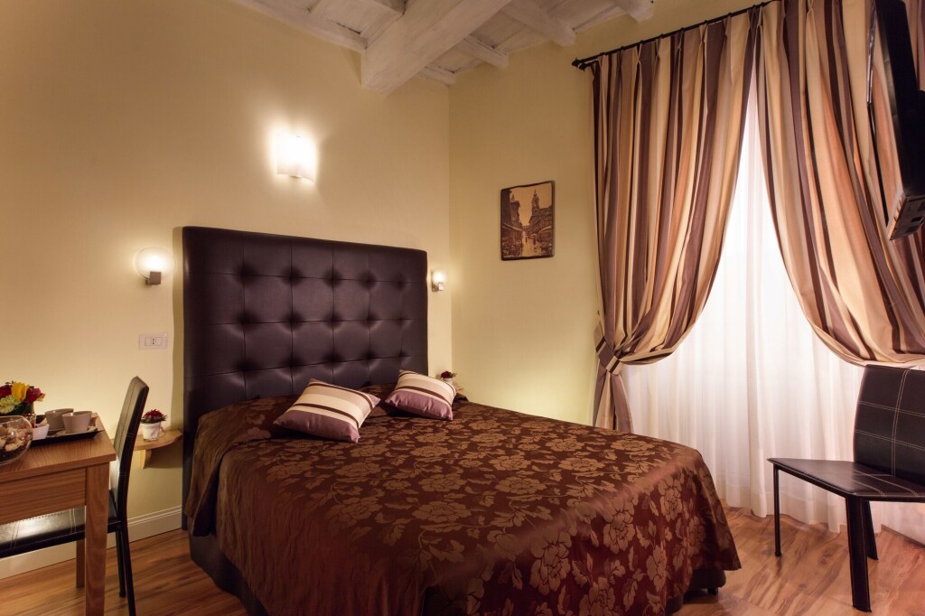 Condotti Inn 2