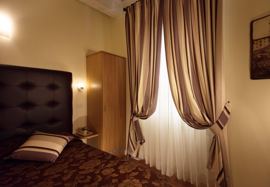 Condotti Inn 16