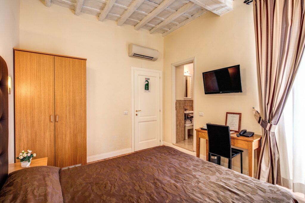 Condotti Inn 3