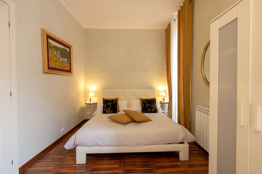 Golden Rooms 3
