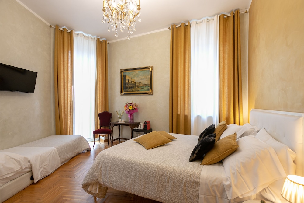 Golden Rooms 14