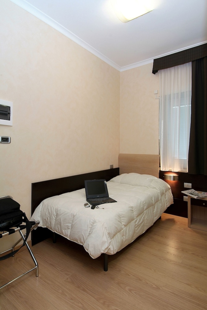EH Hotels Rome Airport 4