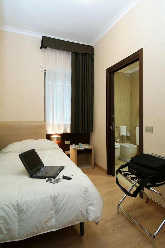 EH Hotels Rome Airport 5