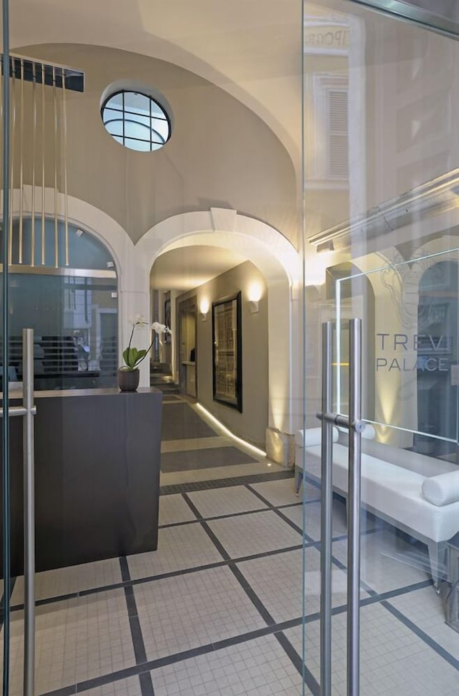 Trevi Palace Luxury Inn 2