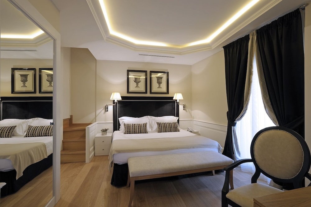 Trevi Palace Luxury Inn 5