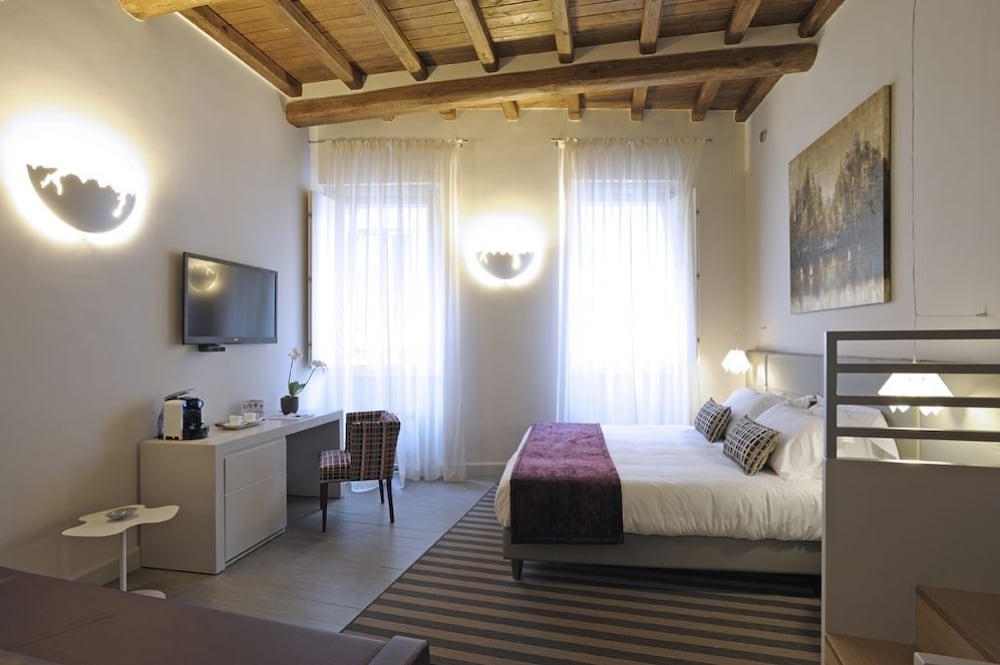 Trevi Palace Luxury Inn 7