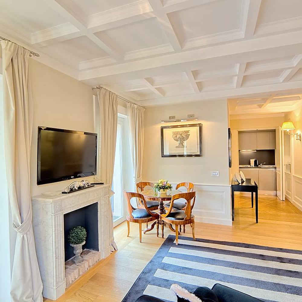 Trevi Palace Luxury Inn 22