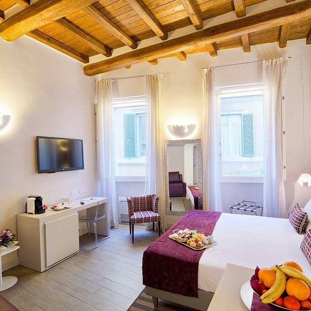Trevi Palace Luxury Inn 11